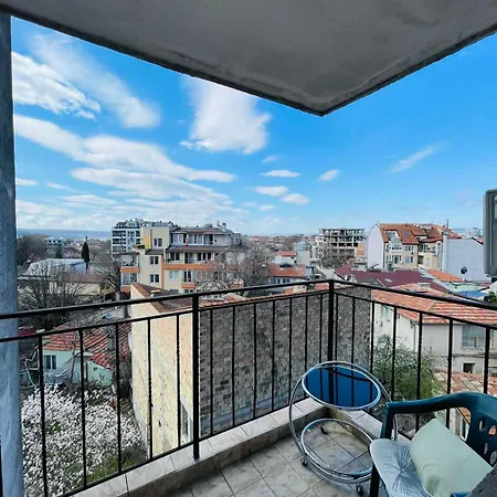 Апартаменты широк център варна15 минути до центъра *