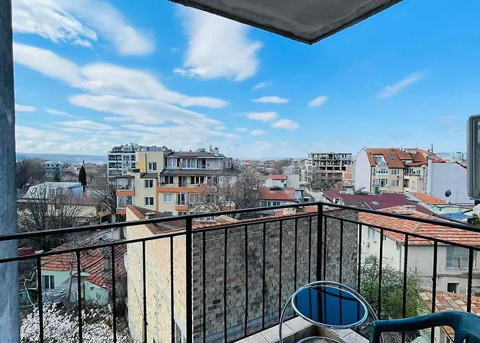 Апартаменты широк център варна15 минути до центъра *